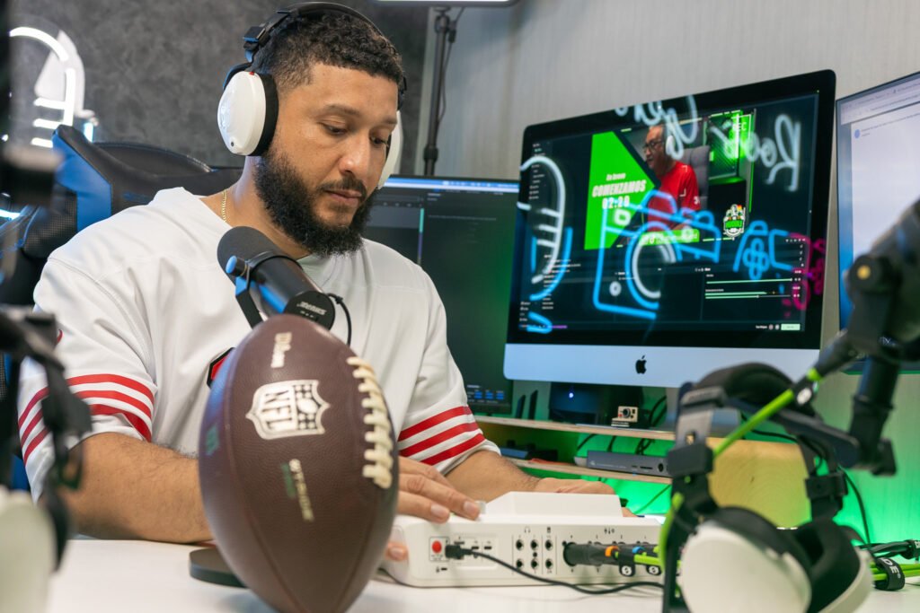 El CEO Roos Geraldo en los controles 