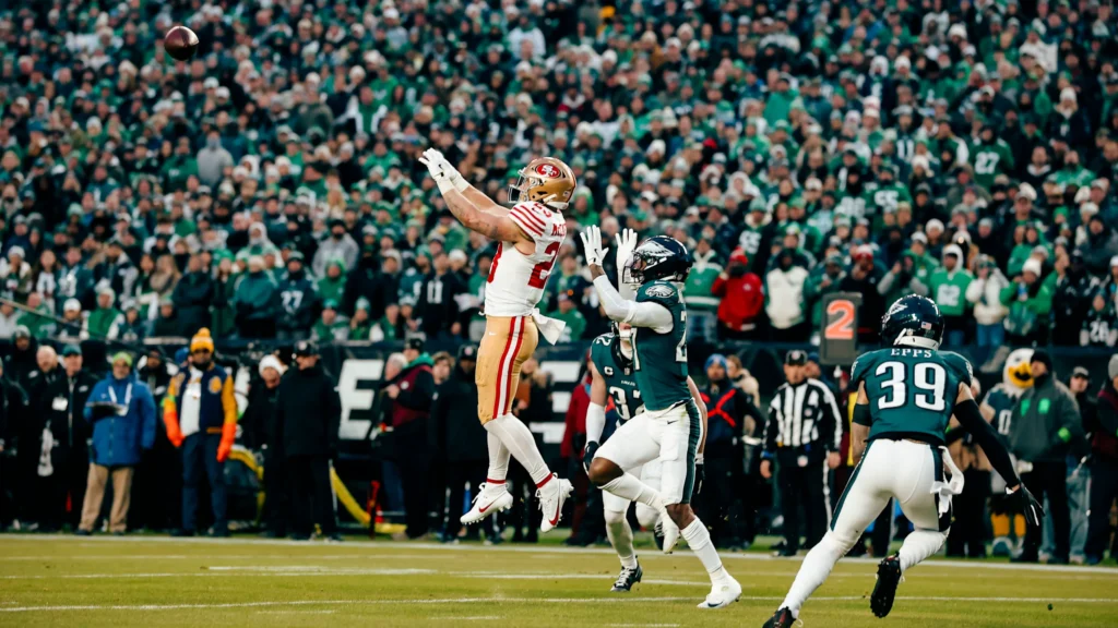 Christian Mccaffrey atrapando trmendo pase